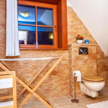 Na Brehu Liptovskej Mary * Bobrovník